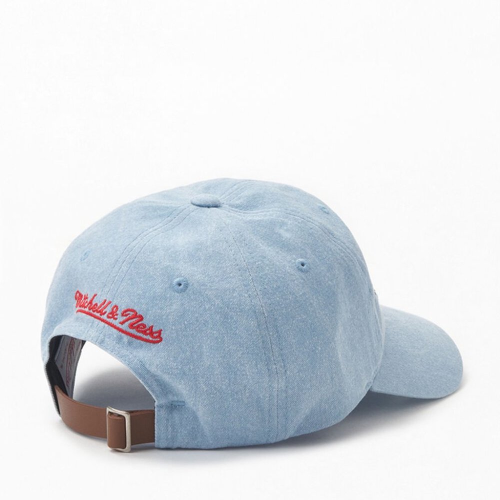 Mitchell & Ness Chicago Bulls Swish Strapback Dad Hat - Picture 3 of 3